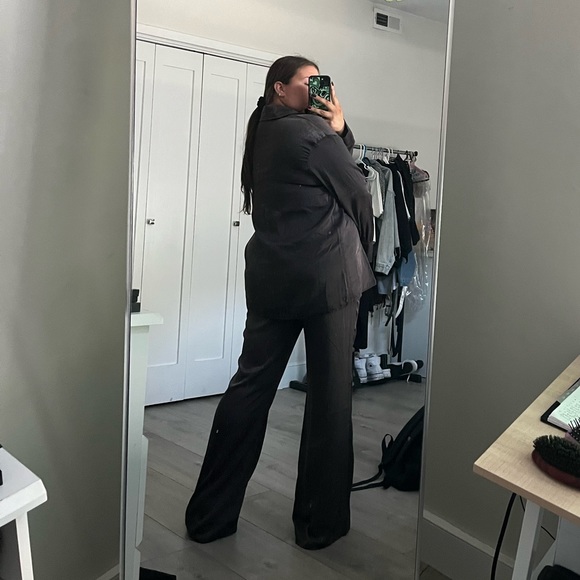 Two piece satin set in charcoal - Picture 4 of 4